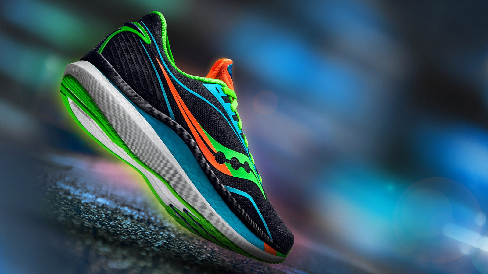Saucony — старейший американский бренд беговой обуви, основанный в 1898 году