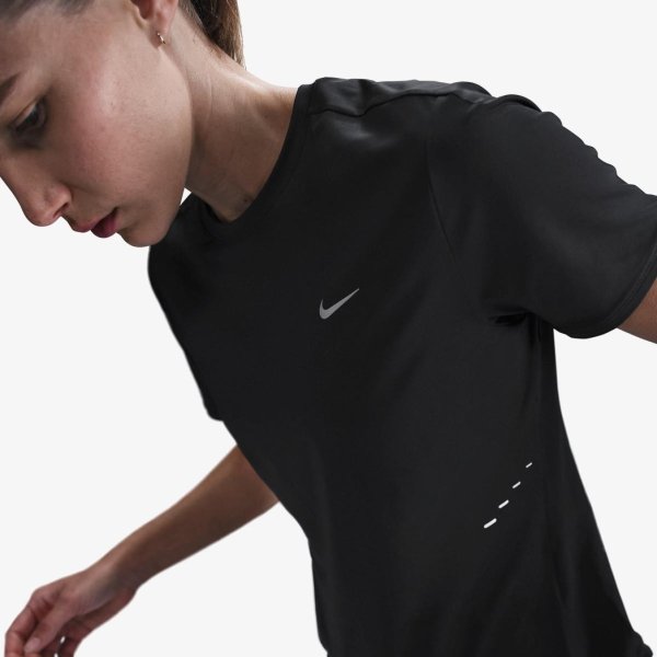 Жіноча футболка NIKE W NK SWIFT Dri-FIT SS TOP