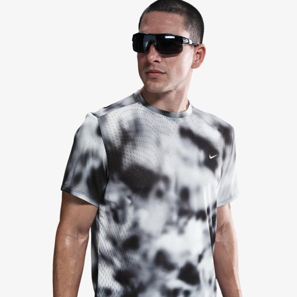 Чоловіча футболка NIKE M NK DFADV RD BREATHE SS TOP