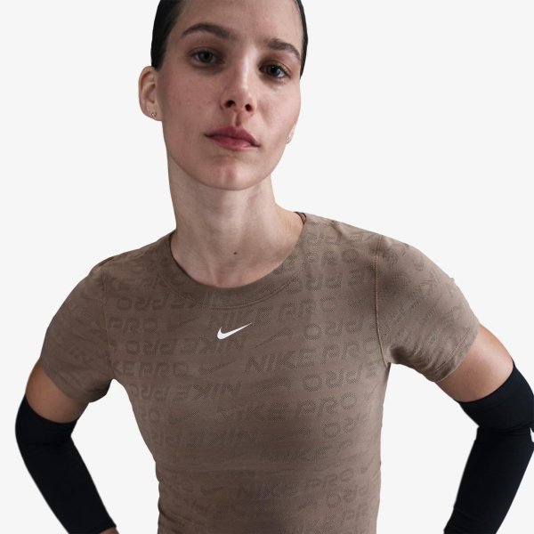 Жіноча футболка NIKE W NP DF SS TOP AOJ GG