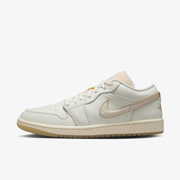 Жіночі кросівки WMNS AIR JORDAN 1 LOW SE