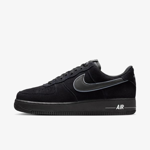Чоловічі кросівки NIKE AIR FORCE 1 07 LV8