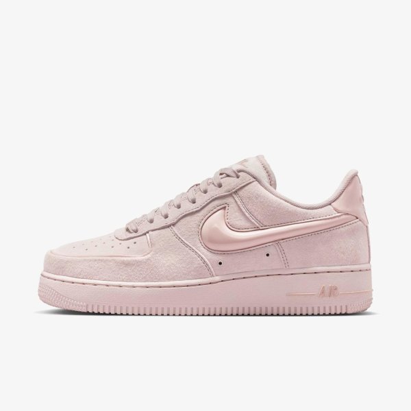 Жіночі кросівки NIKE AIR FORCE 1 07