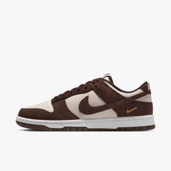 Жіночі кросівки NIKE WMNS DUNK LOW BAROQUE BROWN / METALLIC GOLD