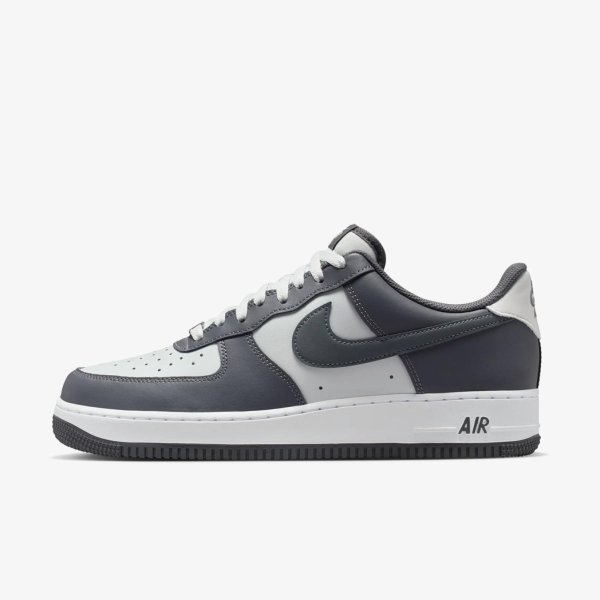 Чоловічі кросівки NIKE AIR FORCE 1 07