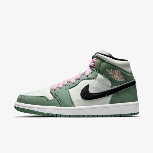 Женские кроссовки WMNS AIR JORDAN 1 MID SE