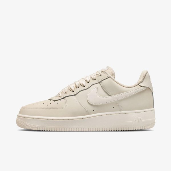 Жіночі кросівки NIKE W  AIR FORCE 1 RETRO PRM