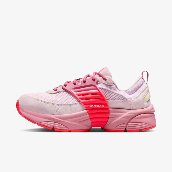Женские кроссовки WMNS JORDAN TRUNNER O/S
