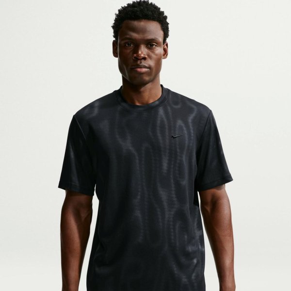 Чоловіча футболка NIKE N.A.C. PRIMARY DRI-FIT SS TOP «DBOSS»
