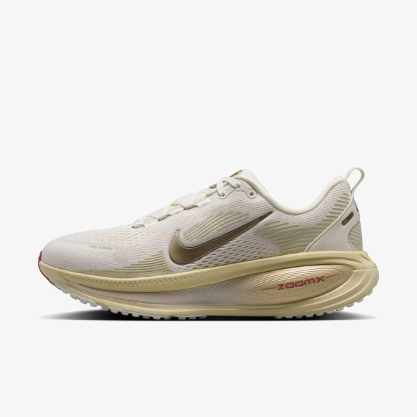 Женские кроссовки NIKE VOMERO 18