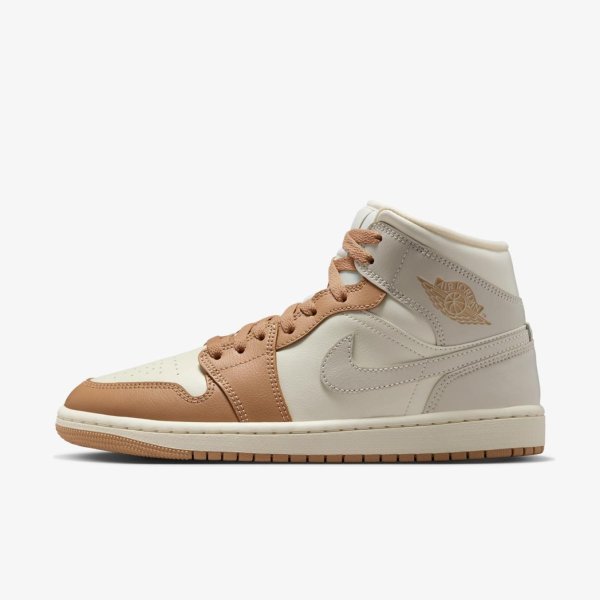 Женские кроссовки WMNS AIR JORDAN 1 MID