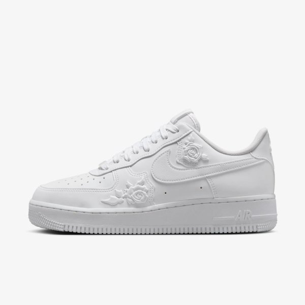 Жіночі кросівки NIKE WMNS AIR FORCE 1 07 WHITE ROSES