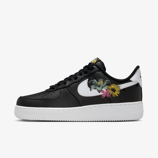 Жіночі кросівки NIKE WMNS AIR FORCE 1 07 PREMIUM NOW ACCEPTING ALL FLOWERS