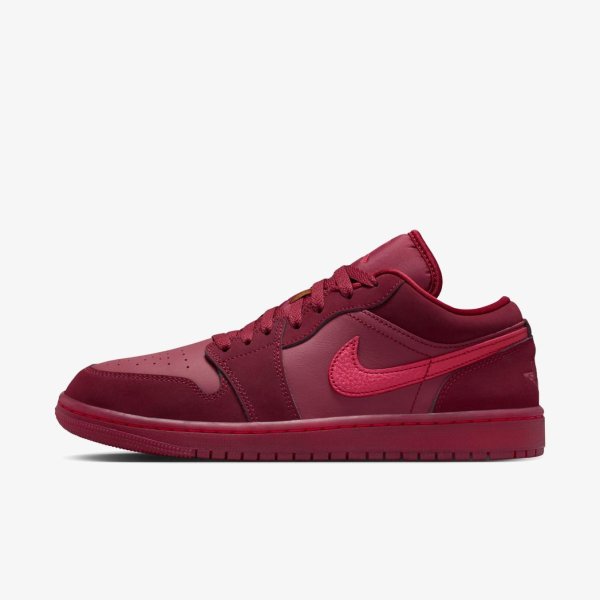 Жіночі кросівки WMNS AIR JORDAN 1 LOW SE VALENTINE'S DAY LIPS KISS