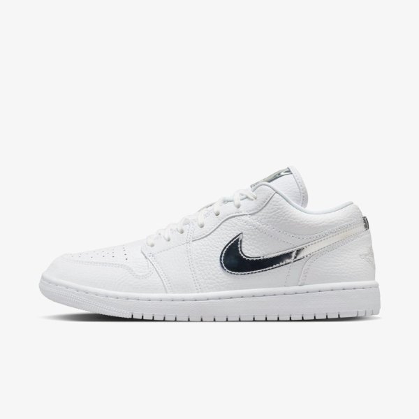 Жіночі кросівки WMNS AIR JORDAN 1 LOW SE METALLIC SILVER