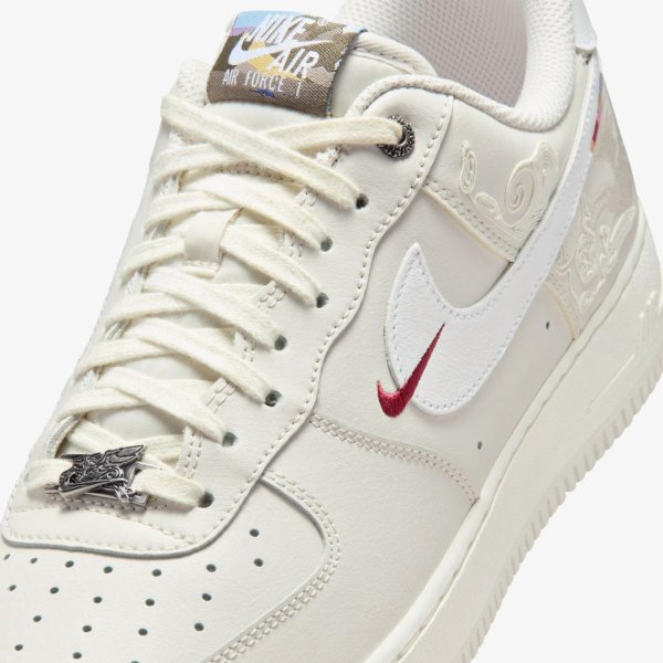 Чоловічі кросівки NIKE AIR FORCE 1 07 LOW YEAR OF THE HORSE
