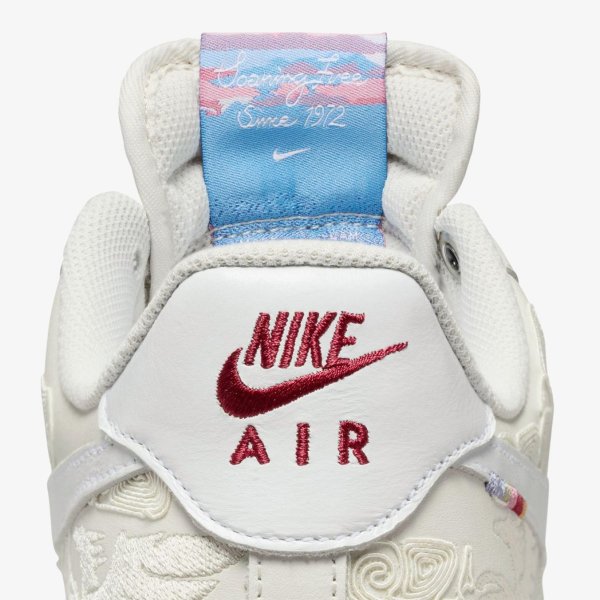 Чоловічі кросівки NIKE AIR FORCE 1 07 LOW YEAR OF THE HORSE