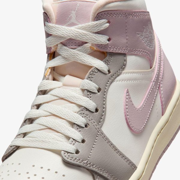 Женские кроссовки WMNS AIR JORDAN 1 MID ENIGMA STONE