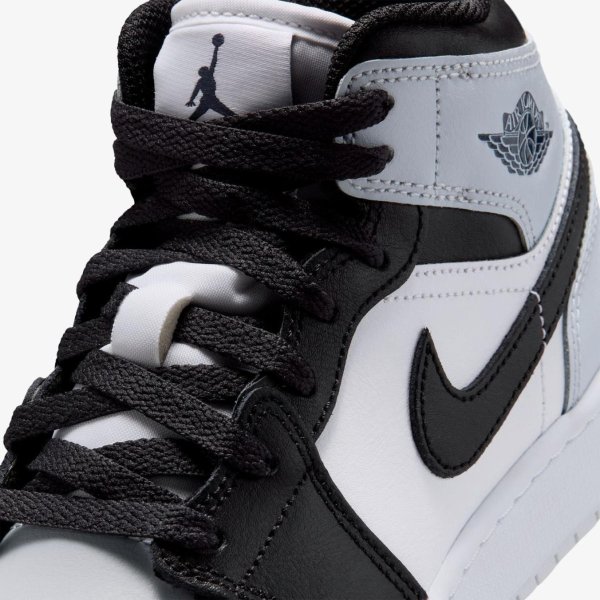 Дитячі кросівки AIR JORDAN 1 MID BLACK / SQUADRON BLUE (GS)