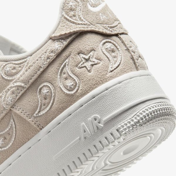 Чоловічі кросівки NIKE AIR FORCE 1 07 LV8 PAISLEY SUEDE