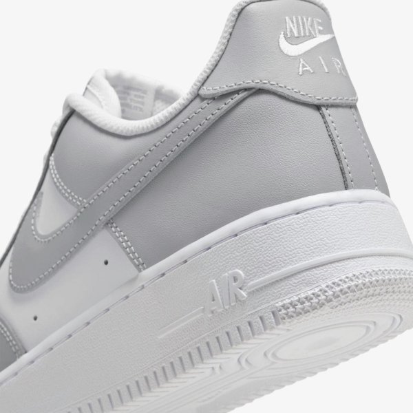 Чоловічі кросівки NIKE AIR FORCE 1 07 WOLF GREY