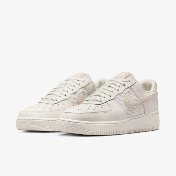 Жіночі кросівки NIKE WMNS AIR FORCE 1 07 PHANTOM