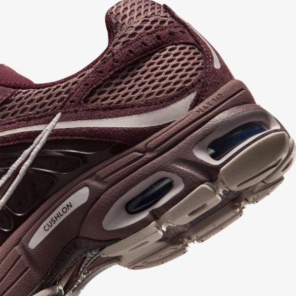Жіночі кросівки NIKE WMNS AIR MAX MOTO 2K SE BURGUNDY CRUSH