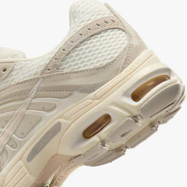 Жіночі кросівки NIKE WMNS AIR MAX MOTO 2K SE PHANTOM / PALE IVORY