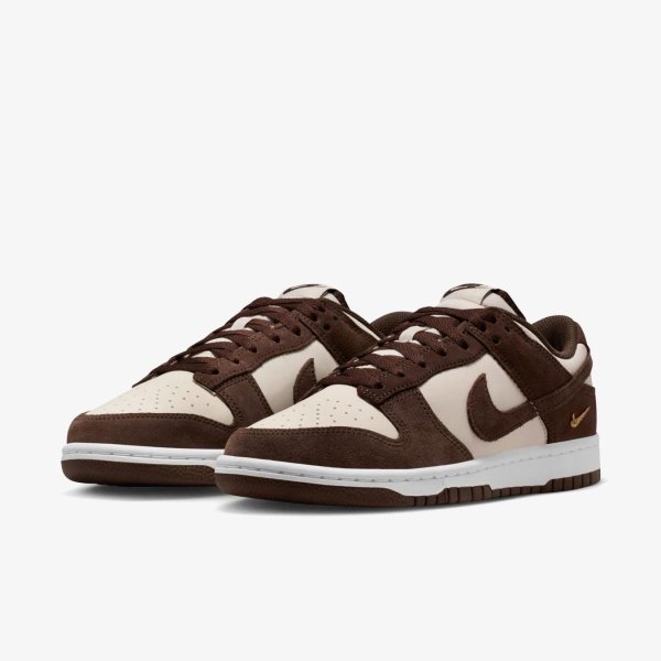 Жіночі кросівки NIKE WMNS DUNK LOW BAROQUE BROWN / METALLIC GOLD