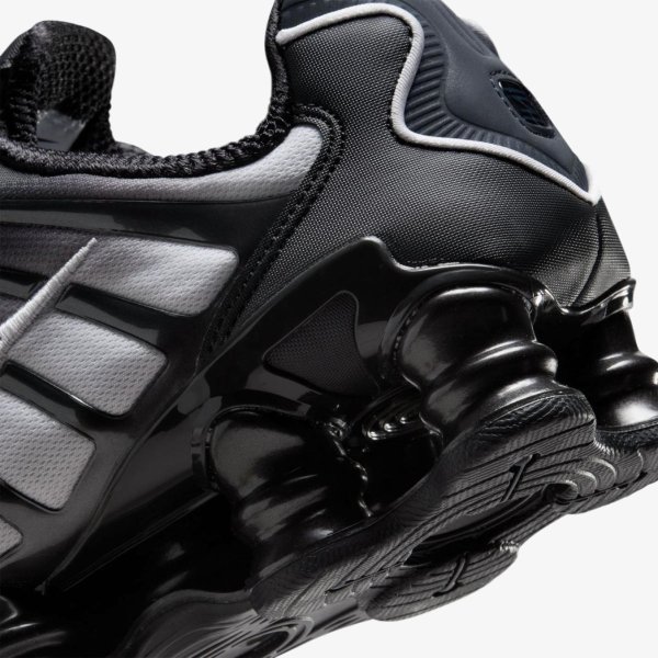 Жіночі кросівки NIKE WMNS SHOX TL FADE BLACK / WHITE