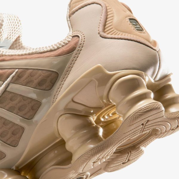 Жіночі кросівки NIKE WMNS SHOX TL LINEN