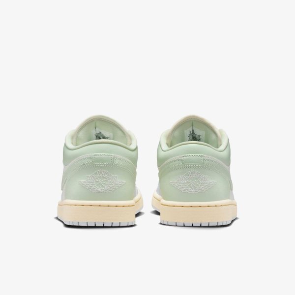 Жіночі кросівки WMNS AIR JORDAN 1 LOW EASTER