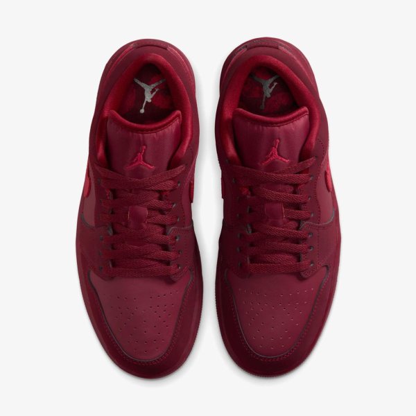 Жіночі кросівки WMNS AIR JORDAN 1 LOW SE VALENTINE'S DAY LIPS KISS