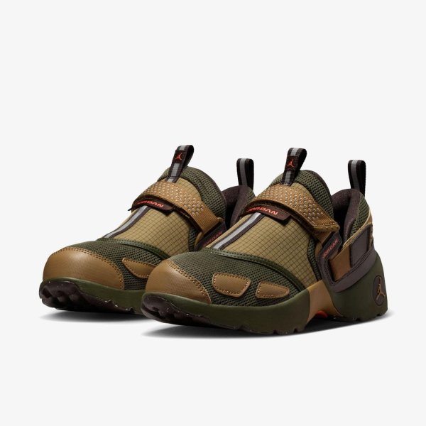 Жіночі кросівки WMNS JORDAN TRUNNER LX BROWN KELP