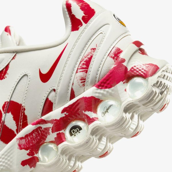 Жіночі кросівки VAQUERA X NIKE WMNS AIR MAX DN8 SAIL / PRIME RED