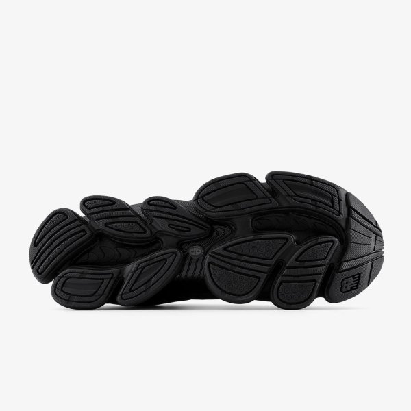 Жіночі кросівки NEW BALANCE 2000 BLACK / METALLIC