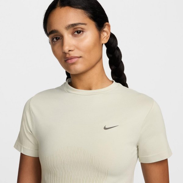 Жіноча футболка NIKE W RN DVN DFADV ENG SS TP