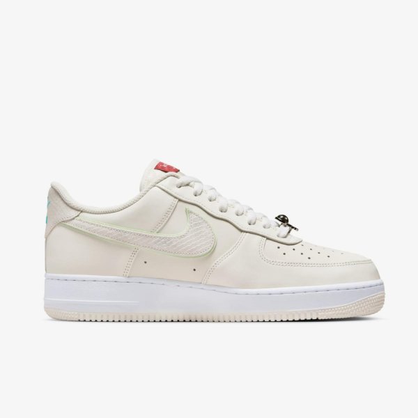 Чоловічі кросівки NIKE AIR FORCE 1 07