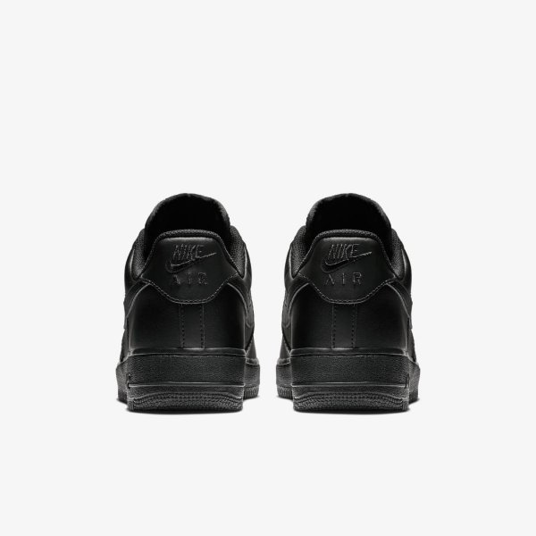 Чоловічі кросівки NIKE AIR FORCE 1 07