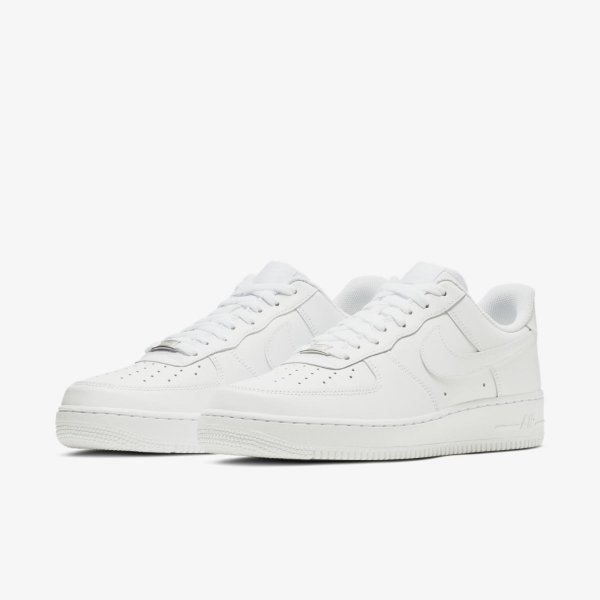 Чоловічі кросівки NIKE AIR FORCE 1 07 WHITE