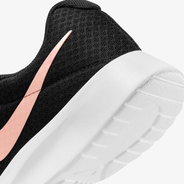 Женские кроссовки NIKE WMNS TANJUN