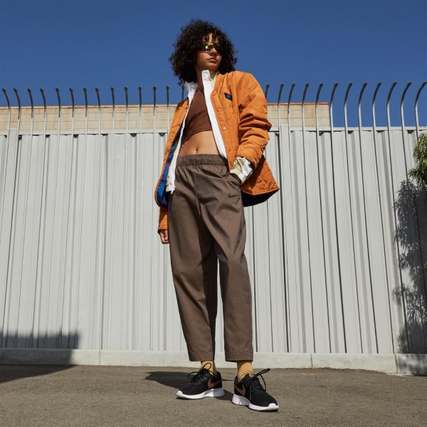 Женские кроссовки NIKE WMNS TANJUN