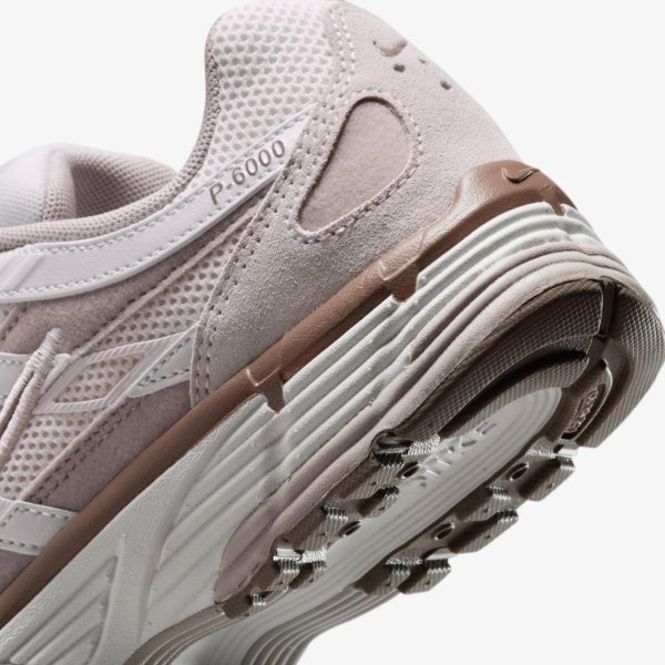 Жіночі кросівки NIKE W P-6000