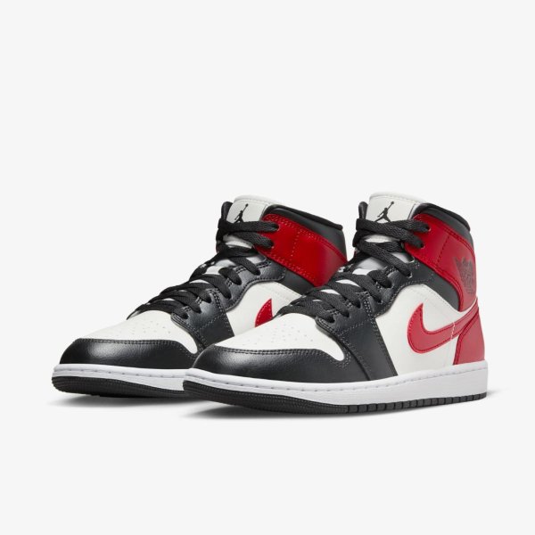 Жіночі кросівки WMNS AIR JORDAN 1 MID