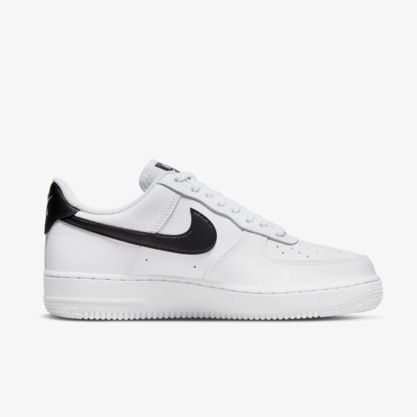 Жіночі кросівки NIKE WMNS AIR FORCE 1 07