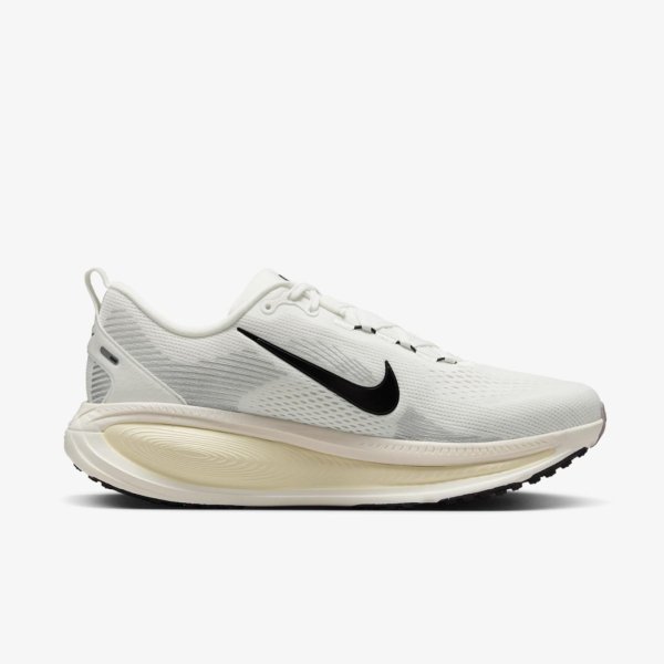 Чоловічі кросівки NIKE VOMERO 18 COCONUT MILK