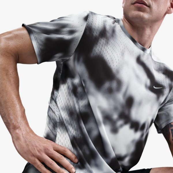 Чоловіча футболка NIKE M NK DFADV RD BREATHE SS TOP