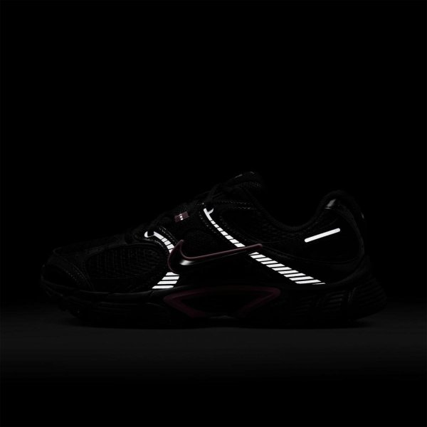 Жіночі кросівки NIKE W V5 RNR