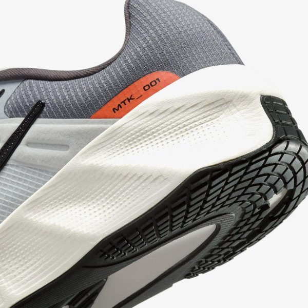 Чоловічі кросівки NIKE M METRO TEK