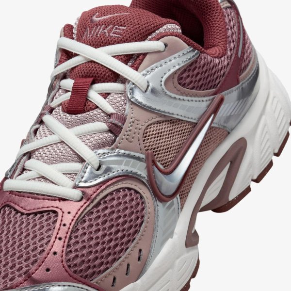 Жіночі кросівки NIKE W V5 RNR